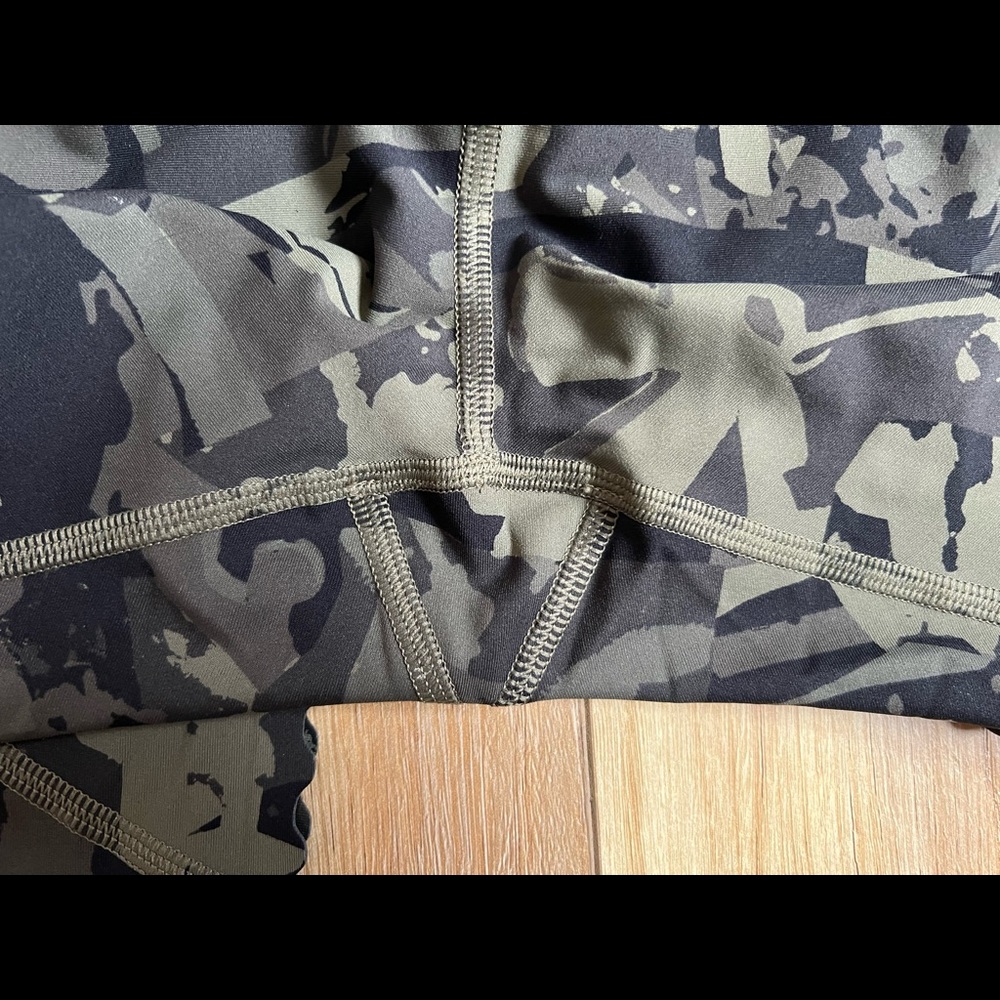 🦄 Rare Lululemon Tight Stuff Tight 🦄 - Picture 10 of 12